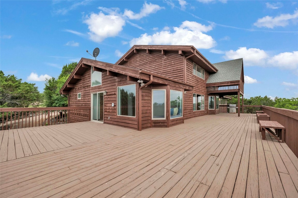 Property Photo: 440 Balcones Ridge Way TX 78605