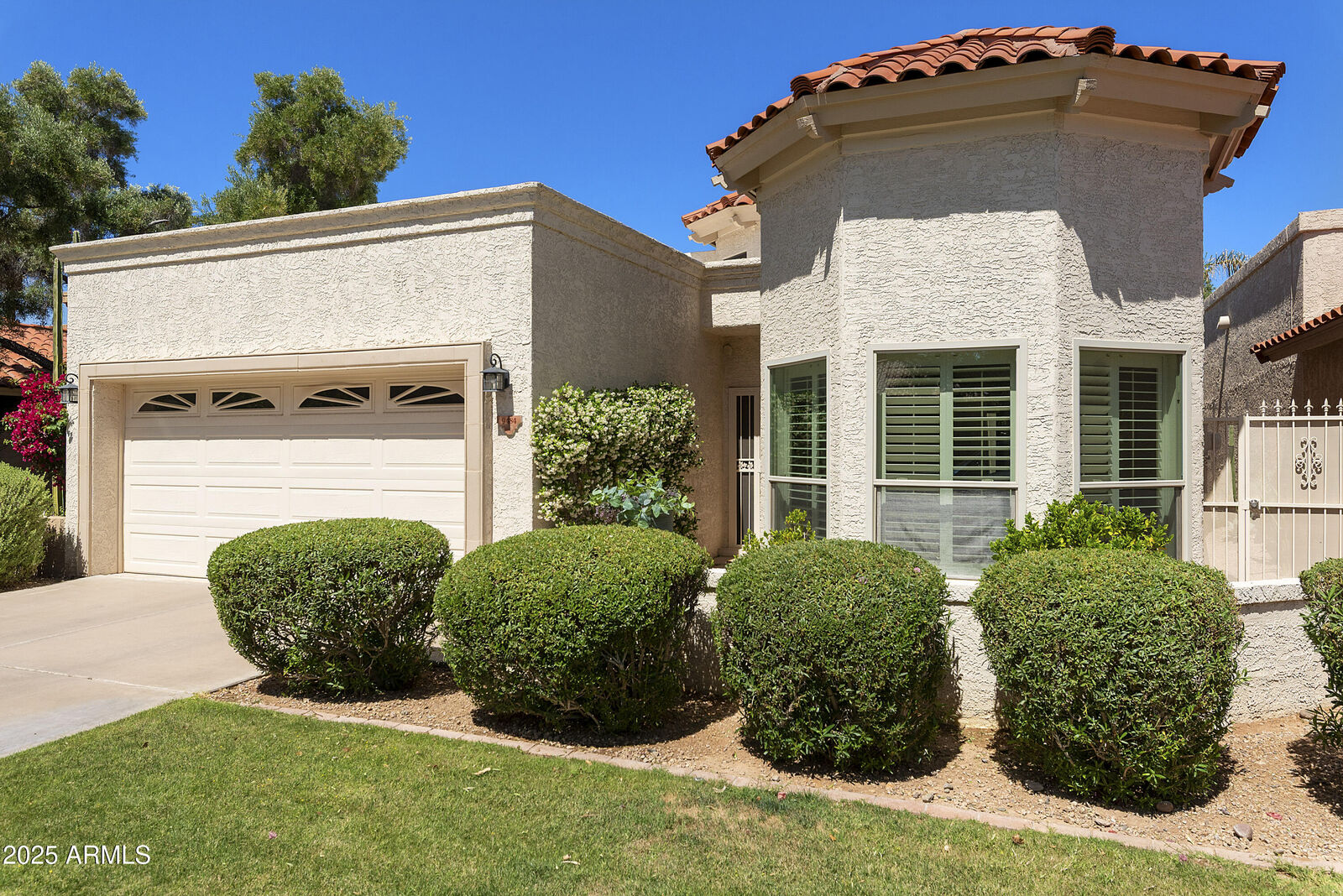 Property Photo: 9484 N 105th Place AZ 85258