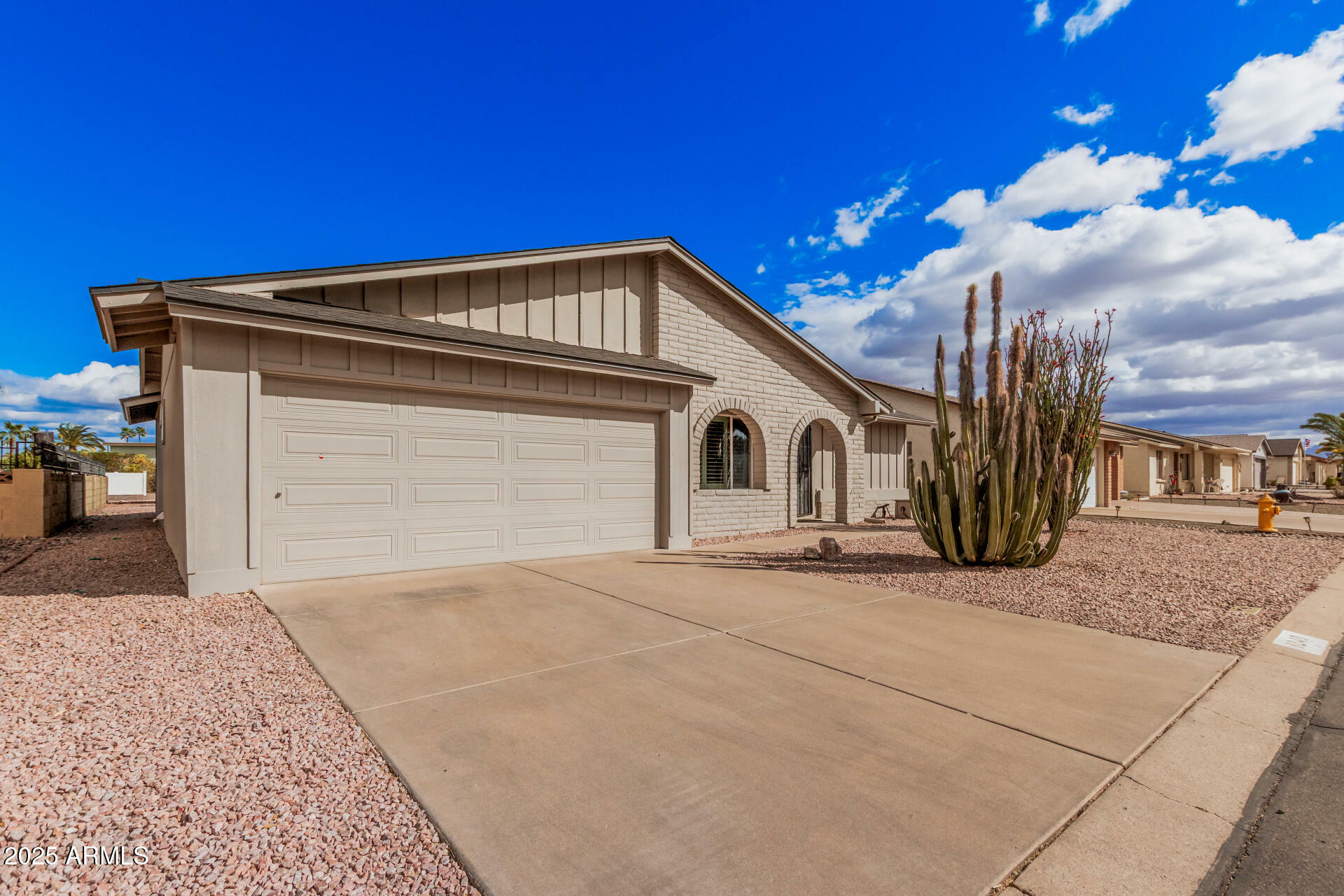 Property Photo: 8248 E Emelita Avenue AZ 85208