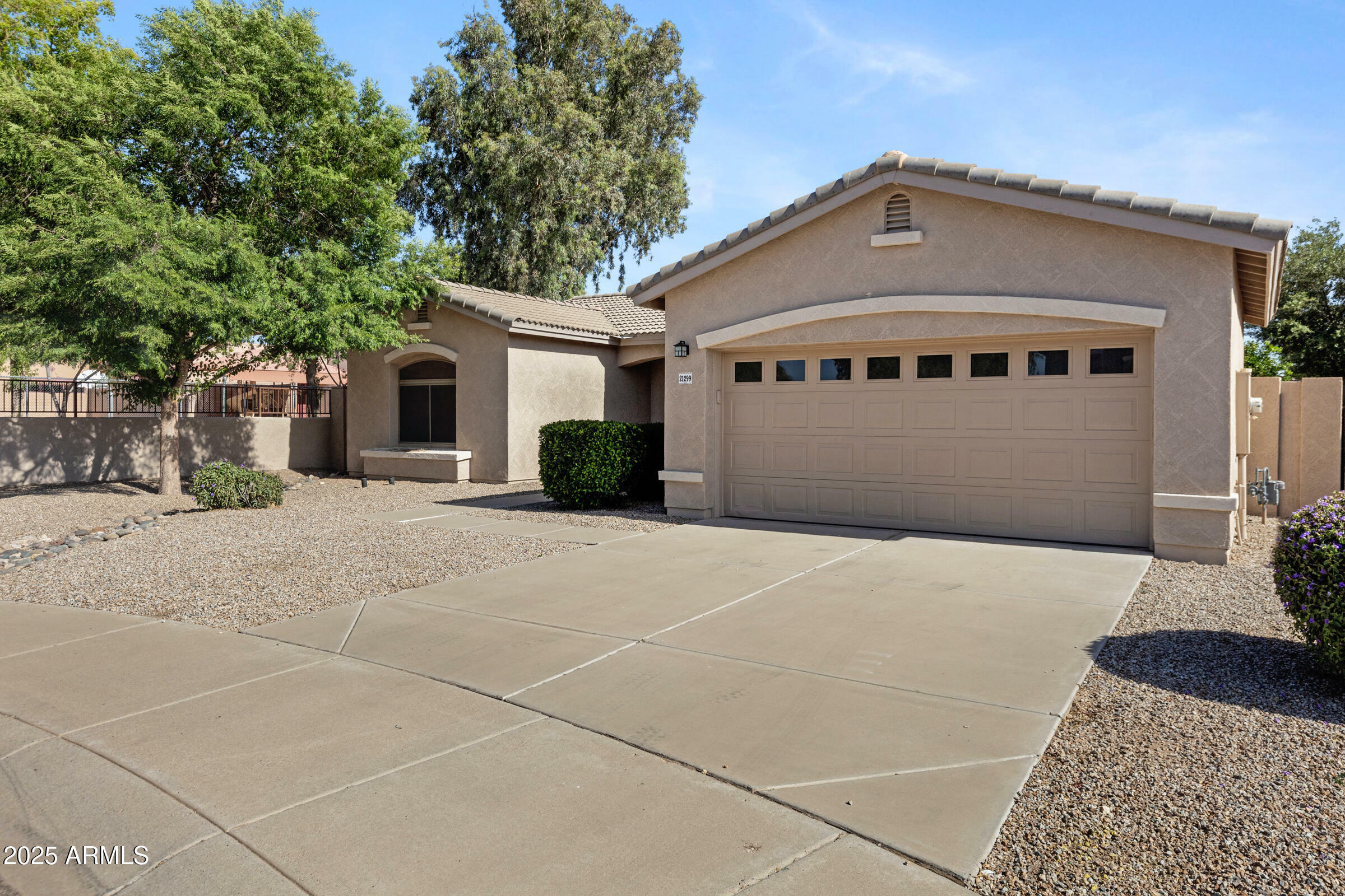 Property Photo: 21299 E Roundup Way AZ 85142