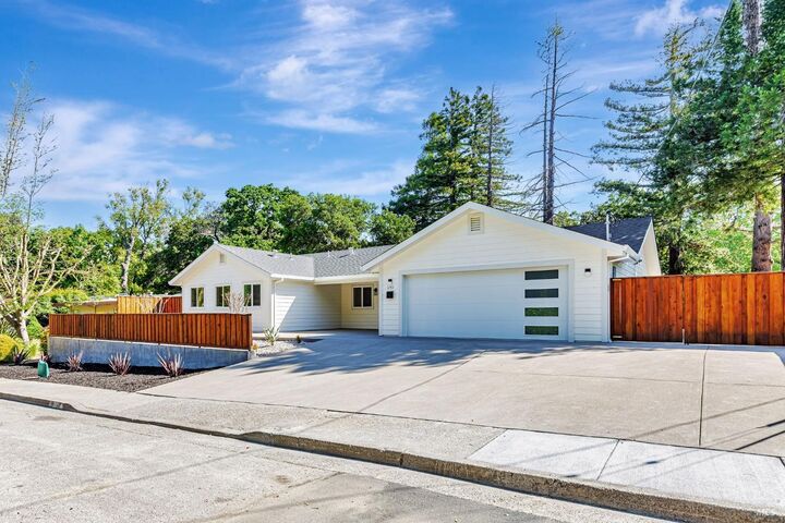 Property Photo:  140 Lobo Vista  CA 94947 