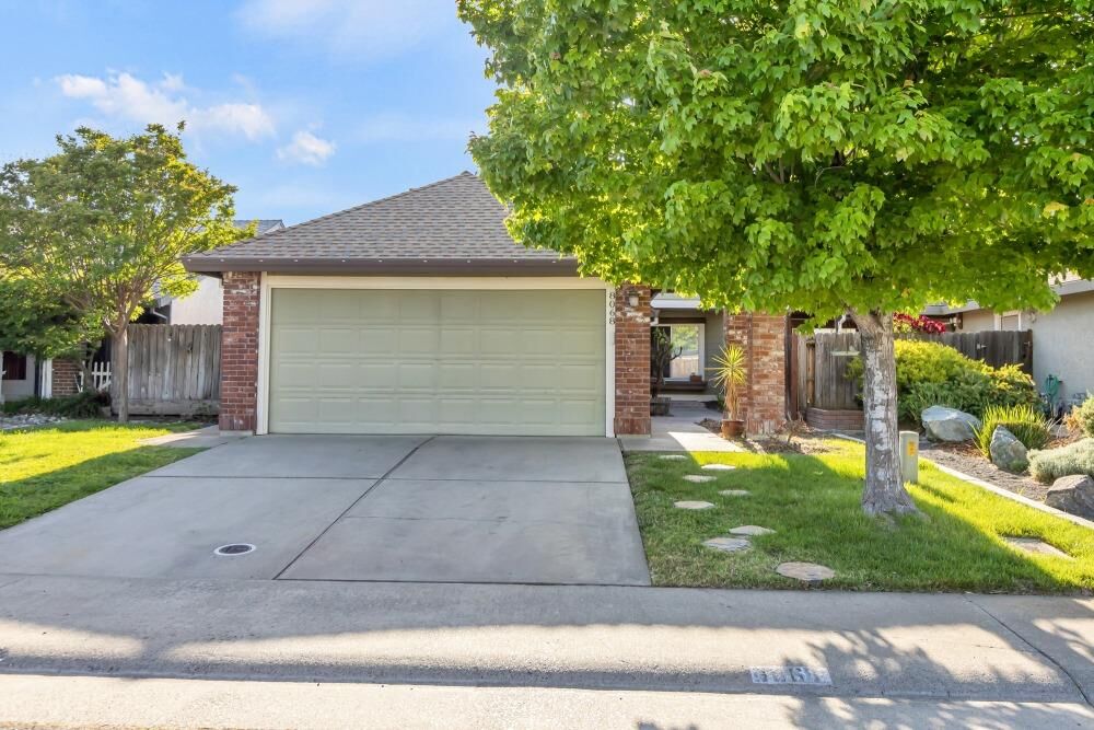Property Photo: 8068 Cardale Way CA 95829