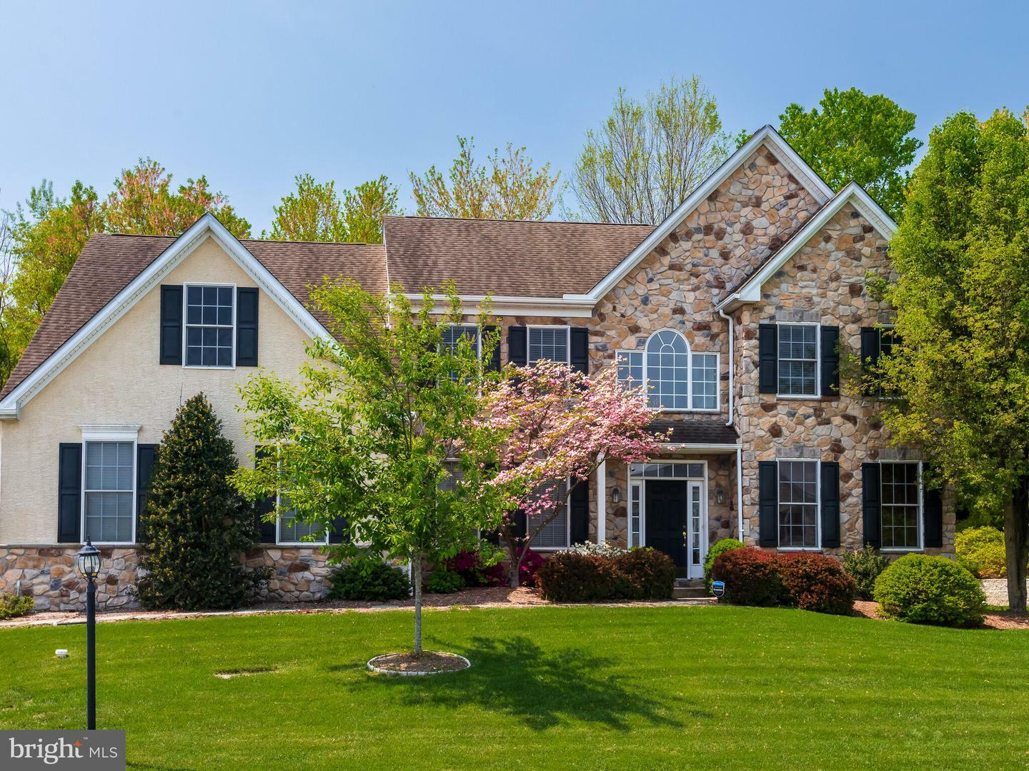 Property Photo: 1711 Butternut Circle PA 19382