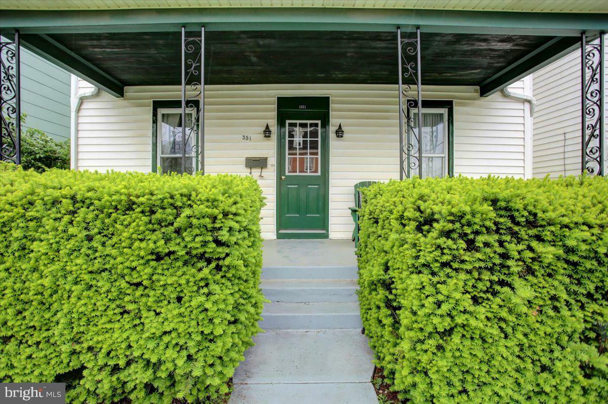 Property Photo: 351 E Burd Street PA 17257