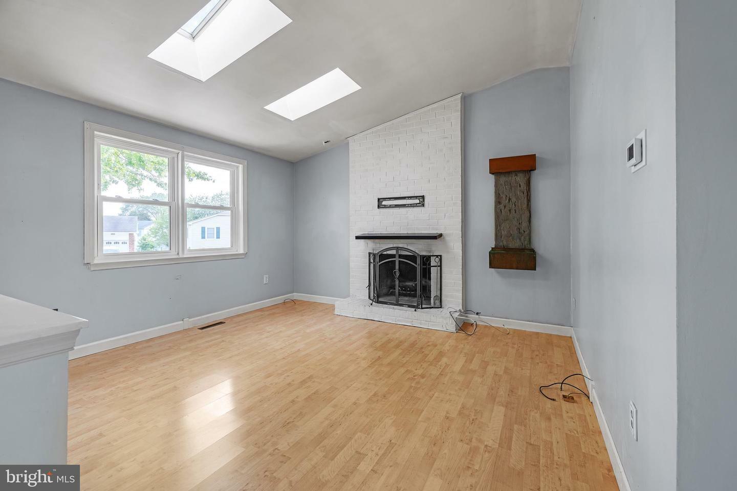 Property Photo: 5 Douglas Drive DE 19701