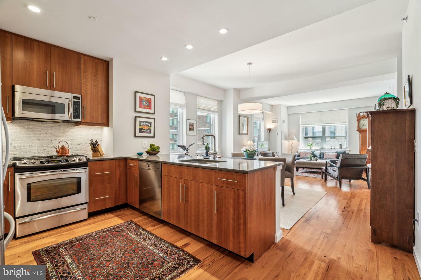 Property Photo: 1425 Locust Street 10C PA 19102