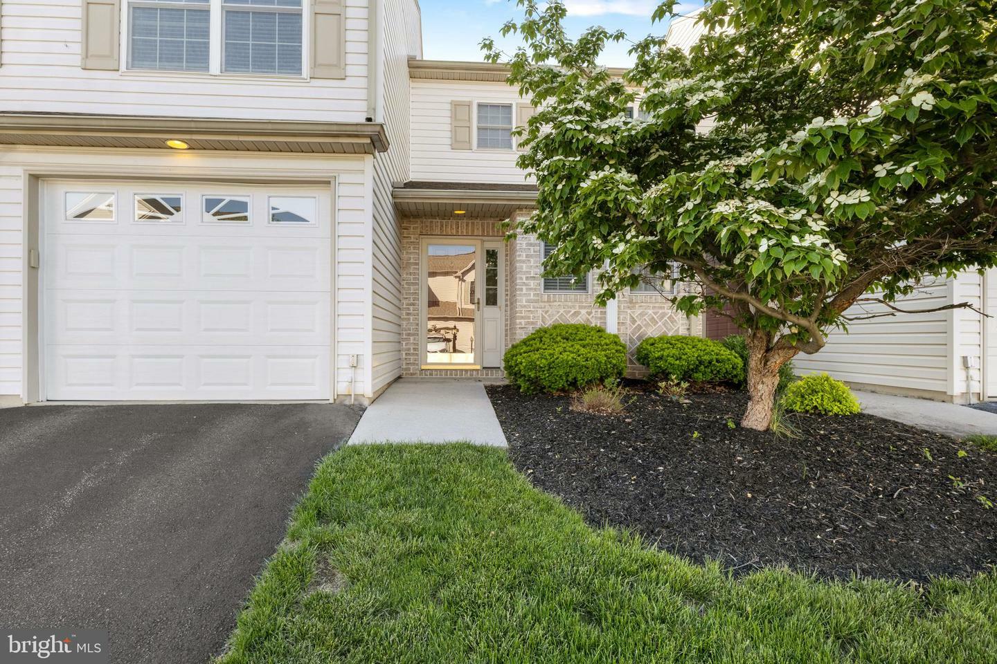Property Photo: 206 Silver Leaf Ridge PA 17110