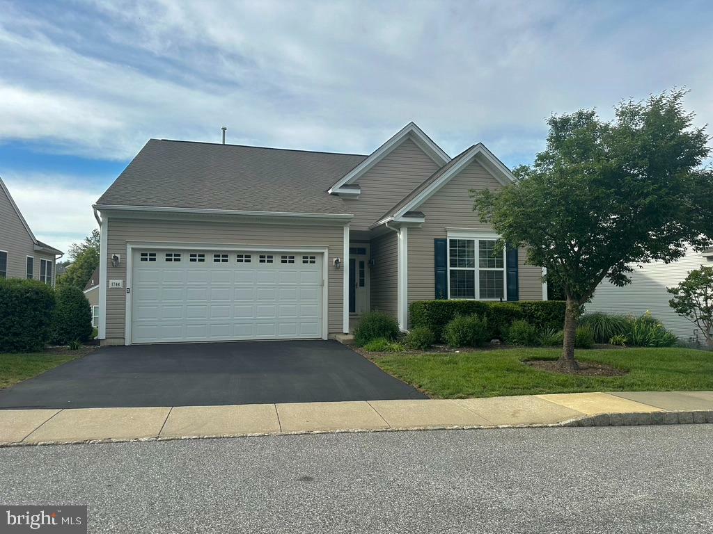 Property Photo: 1744 Ashbrooke Avenue PA 19060