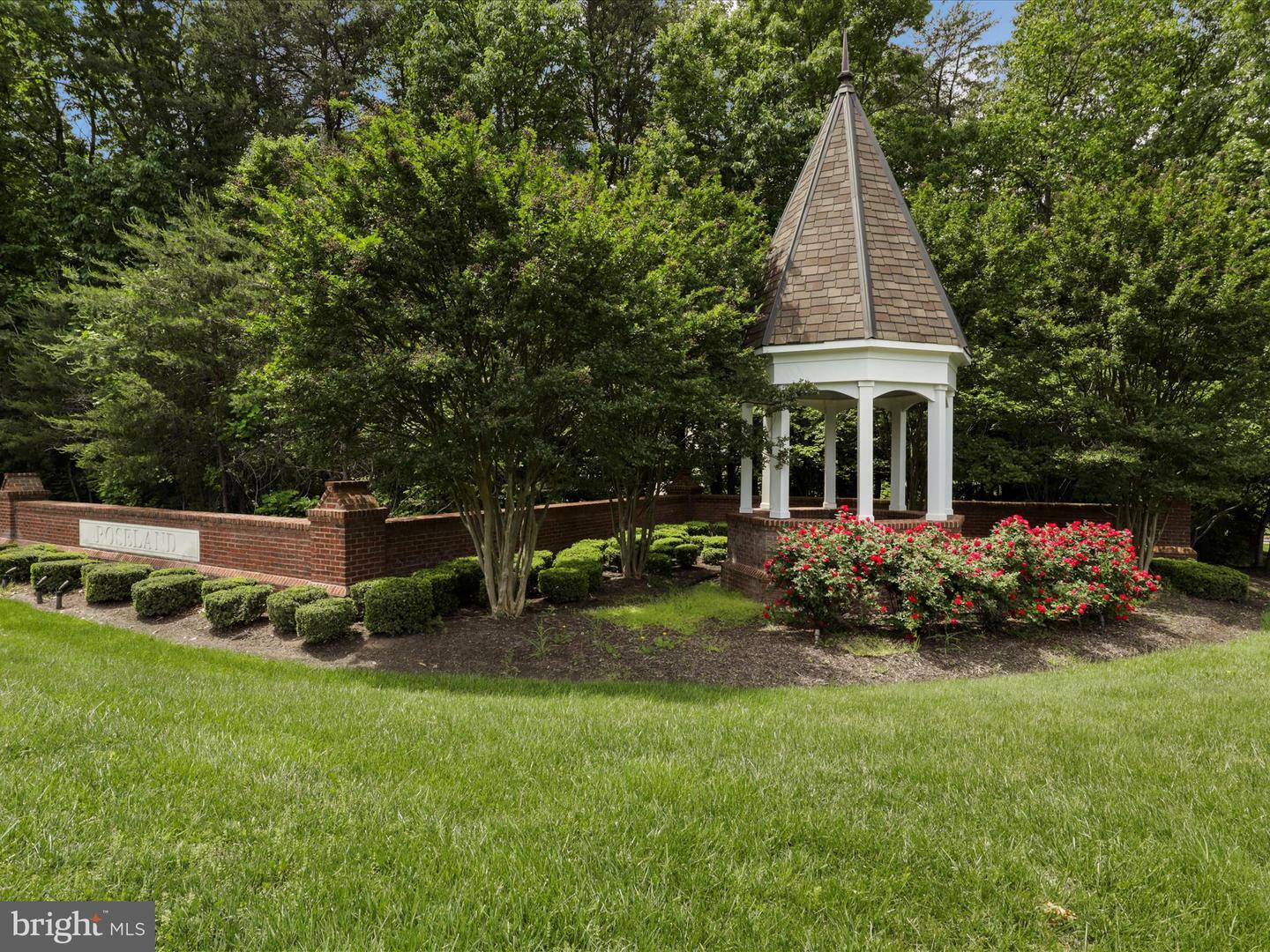 Property Photo: 8197 Cottage Rose Court VA 22039