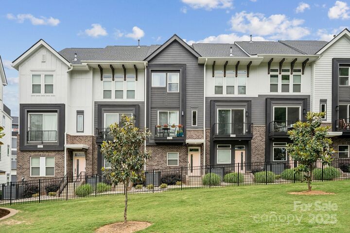 614 West End Drive  Charlotte NC 28208 photo
