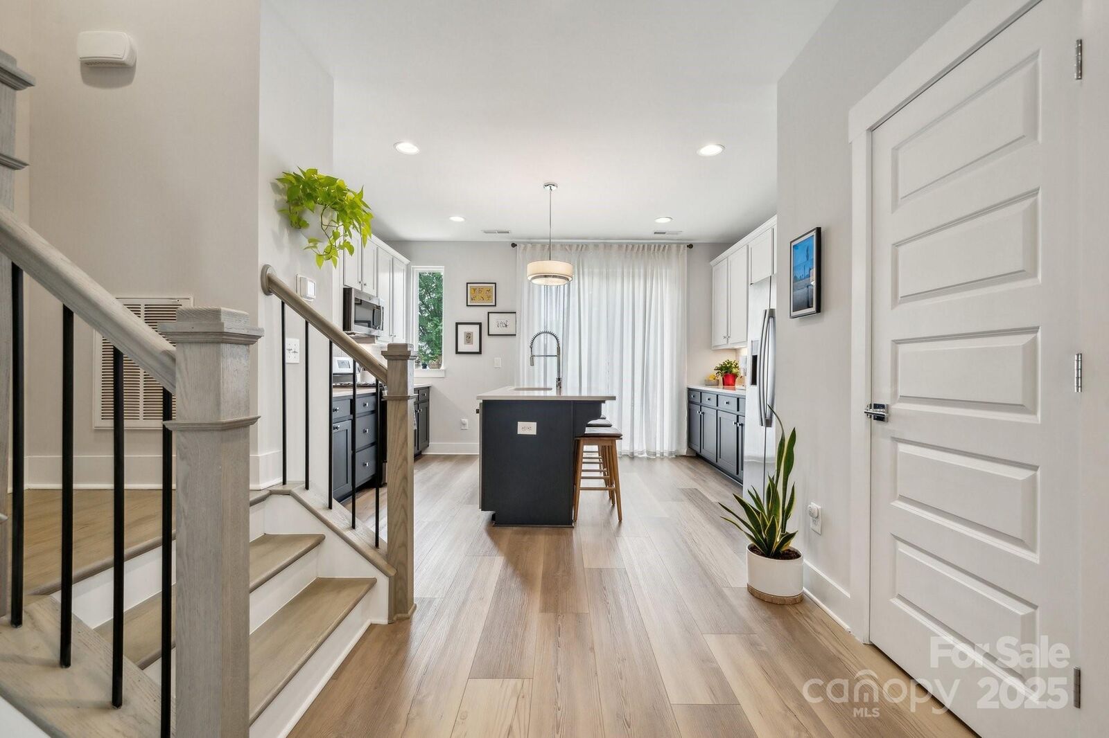 Property Photo: 614 West End Drive NC 28208