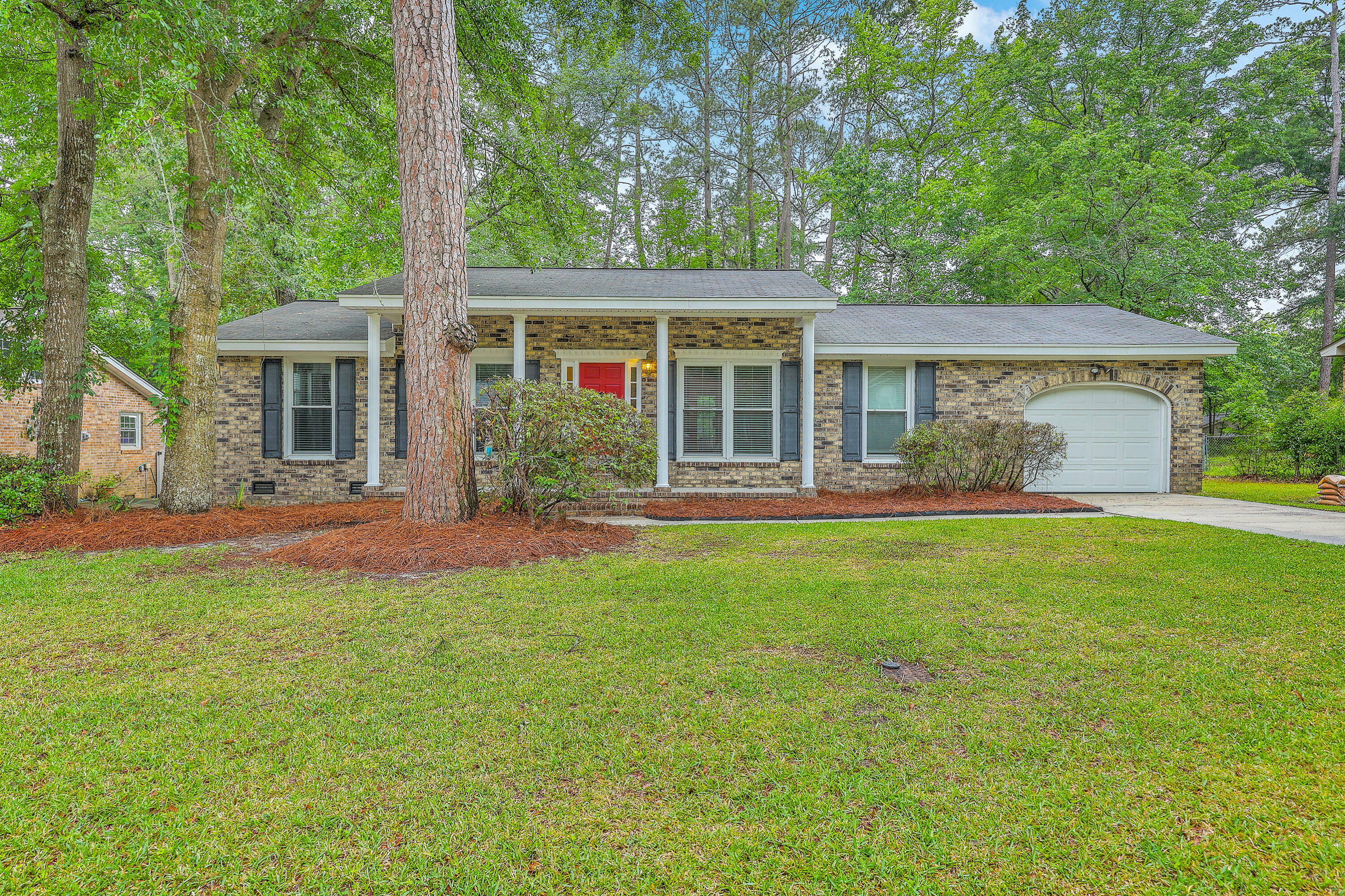 Property Photo: 206 Jimbo Road SC 29485