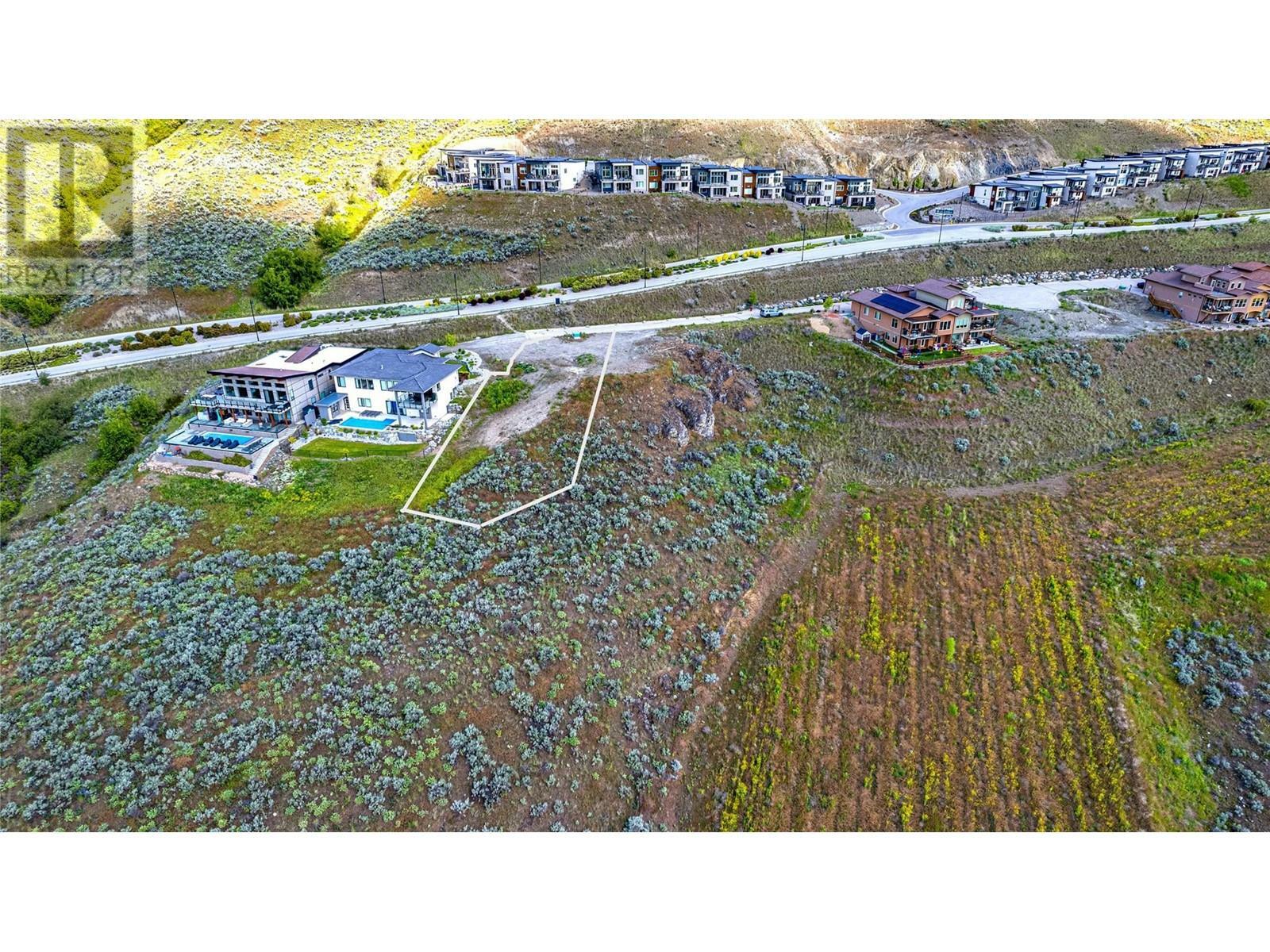 Property Photo: 595 Vineyard Way North Way 34 BC V1H 2M2