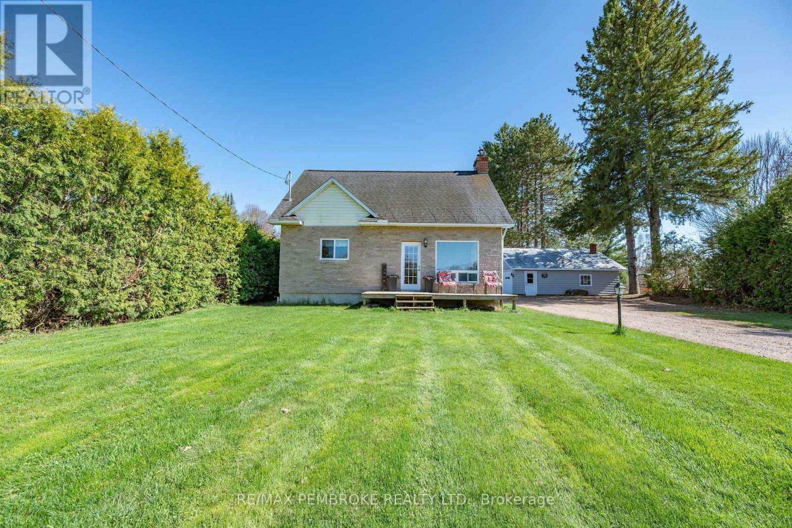 Property Photo:  38512 Highway 41 Highway  ON K8A 6W4 