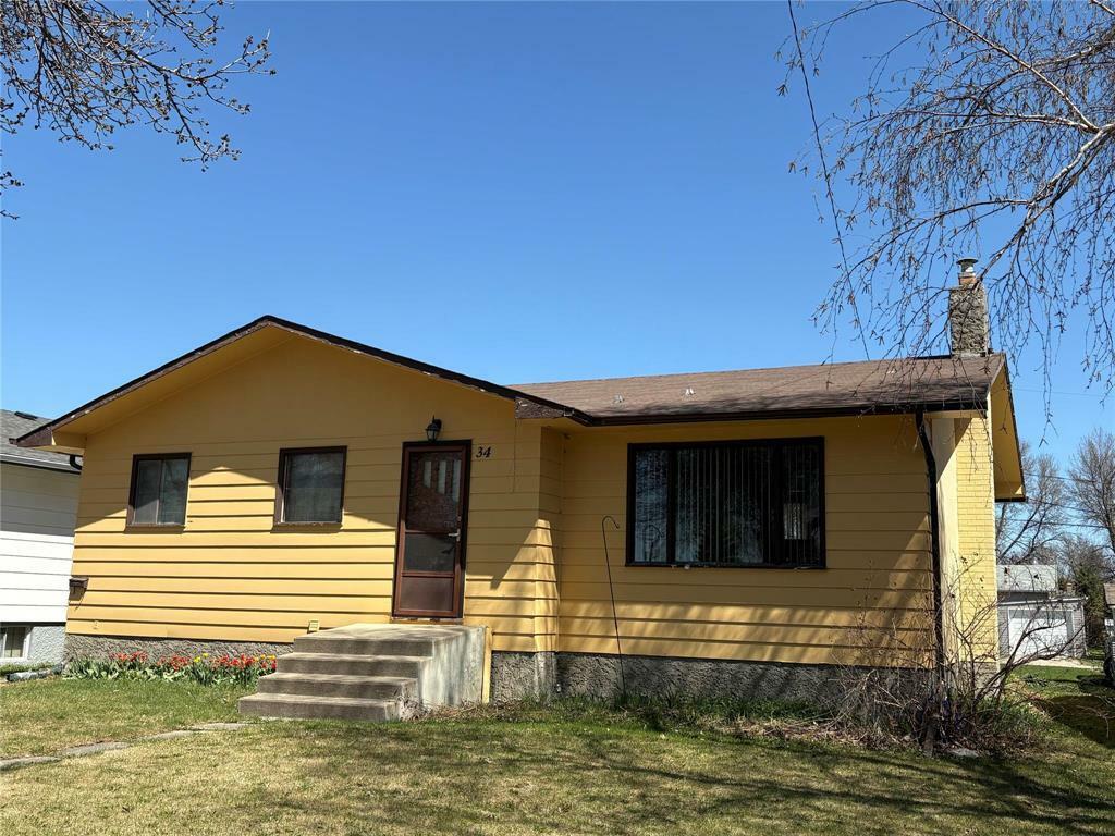 Property Photo: 24 11th Avenue Southeast MB R7N 2H4