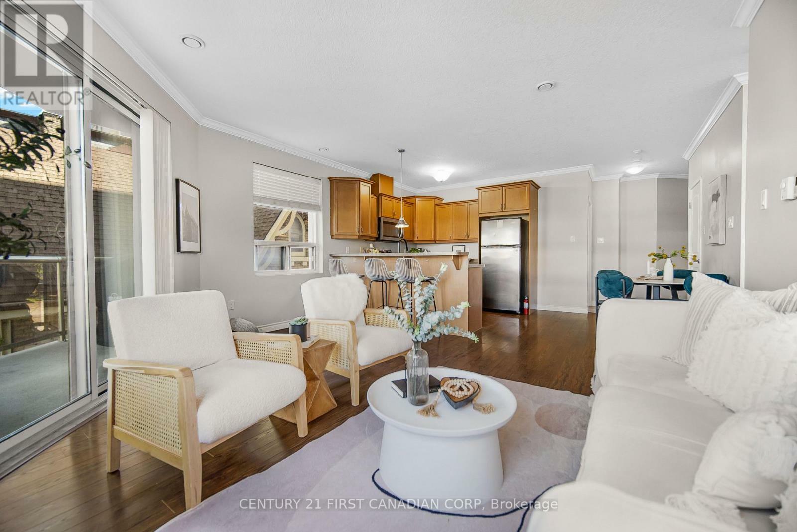Property Photo: 435 Colborne Street 208 ON N6B 2T2