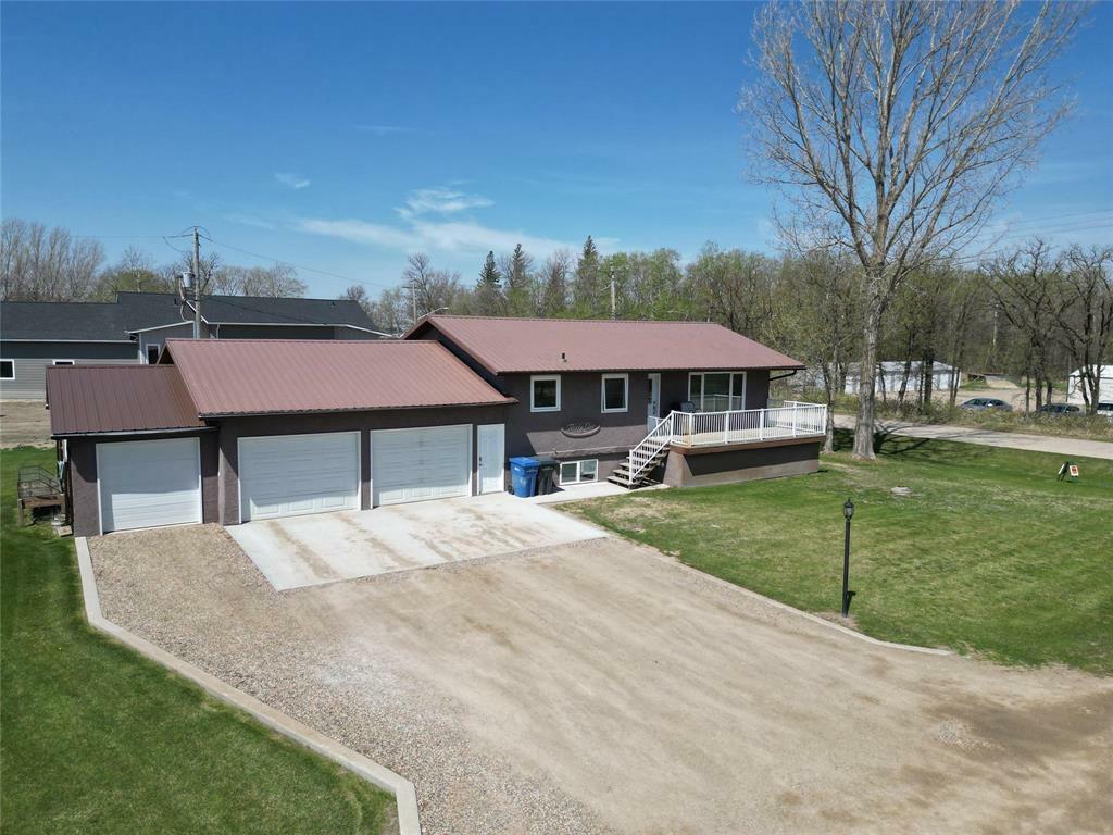 31 Augusta Drive  Killarney MB R0K 1G0 photo