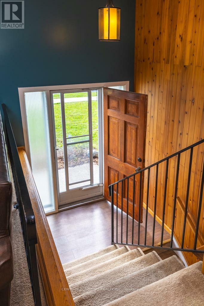 Property Photo: 960 Barnardo Avenue ON K9H 5X1
