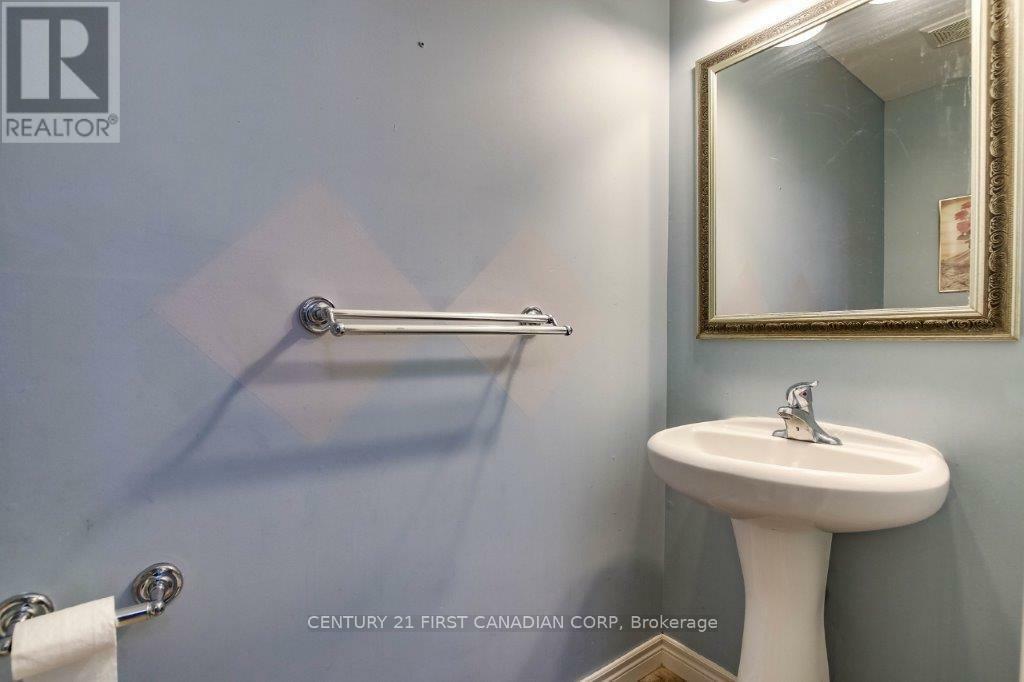 Property Photo: 1678 Blackmaple Crescent ON N5Y 6L6