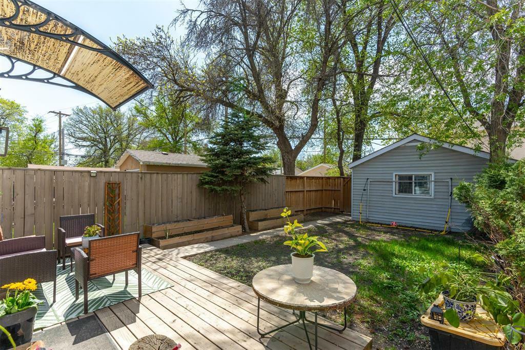Photo de la propriété: 579 Archibald Street MB R2J 0X7