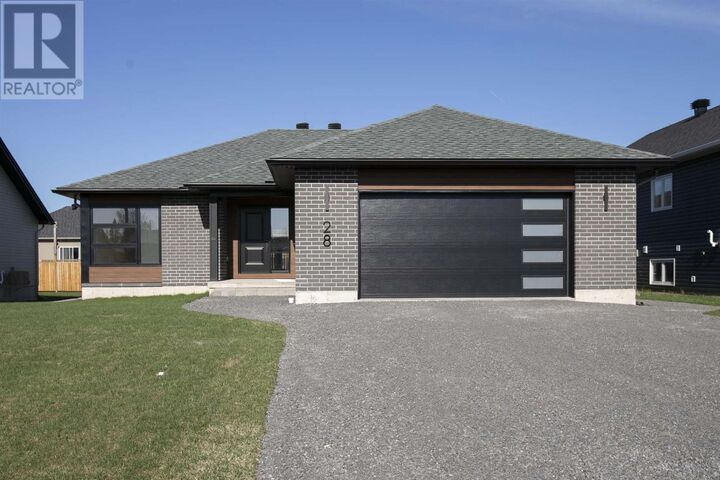 28 Noah Dr  Sault Ste. Marie ON P6C 6E6 photo