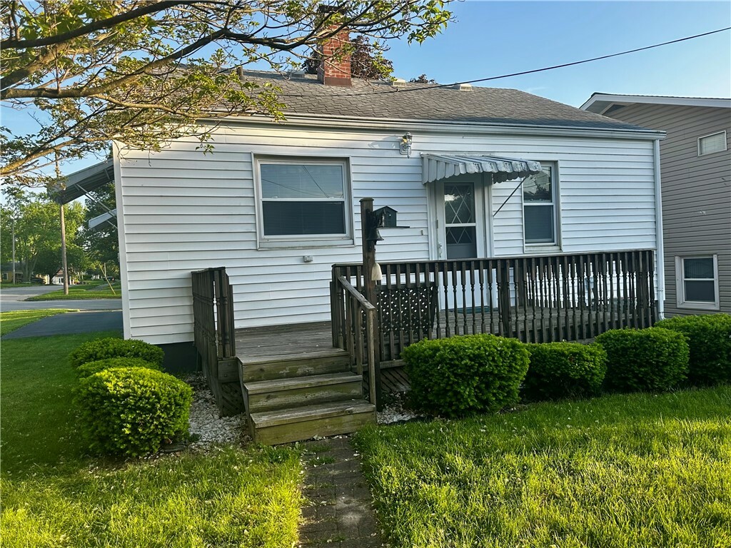 Property Photo: 1204 W Packard Street IL 62522