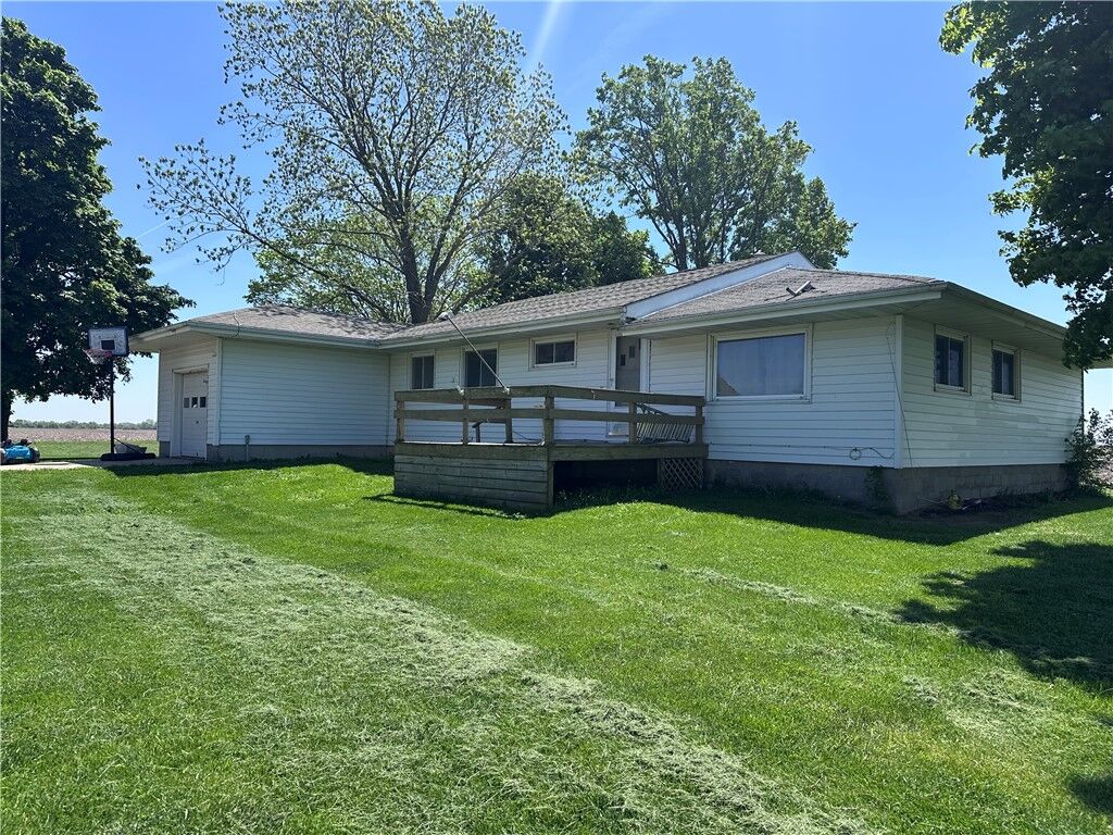 Property Photo: 12822 N County Road 600E IL 61938