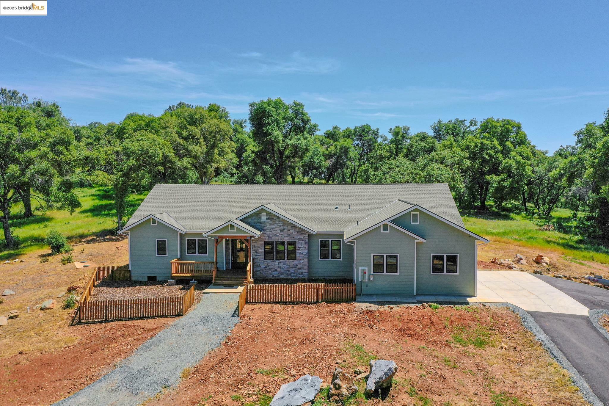 Property Photo: 11650 Hemphill Lane CA 95370