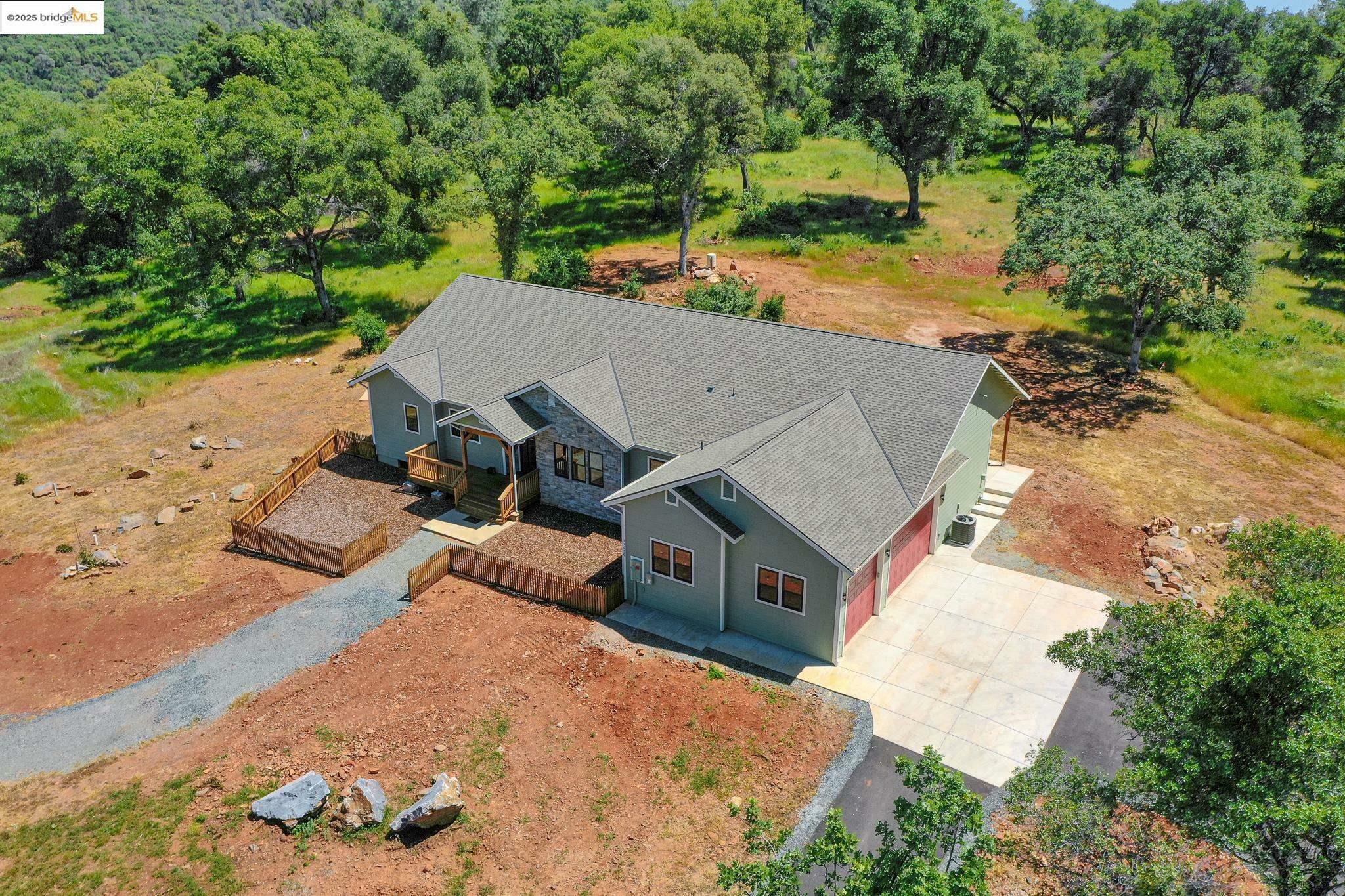 Property Photo: 11650 Hemphill Lane CA 95370