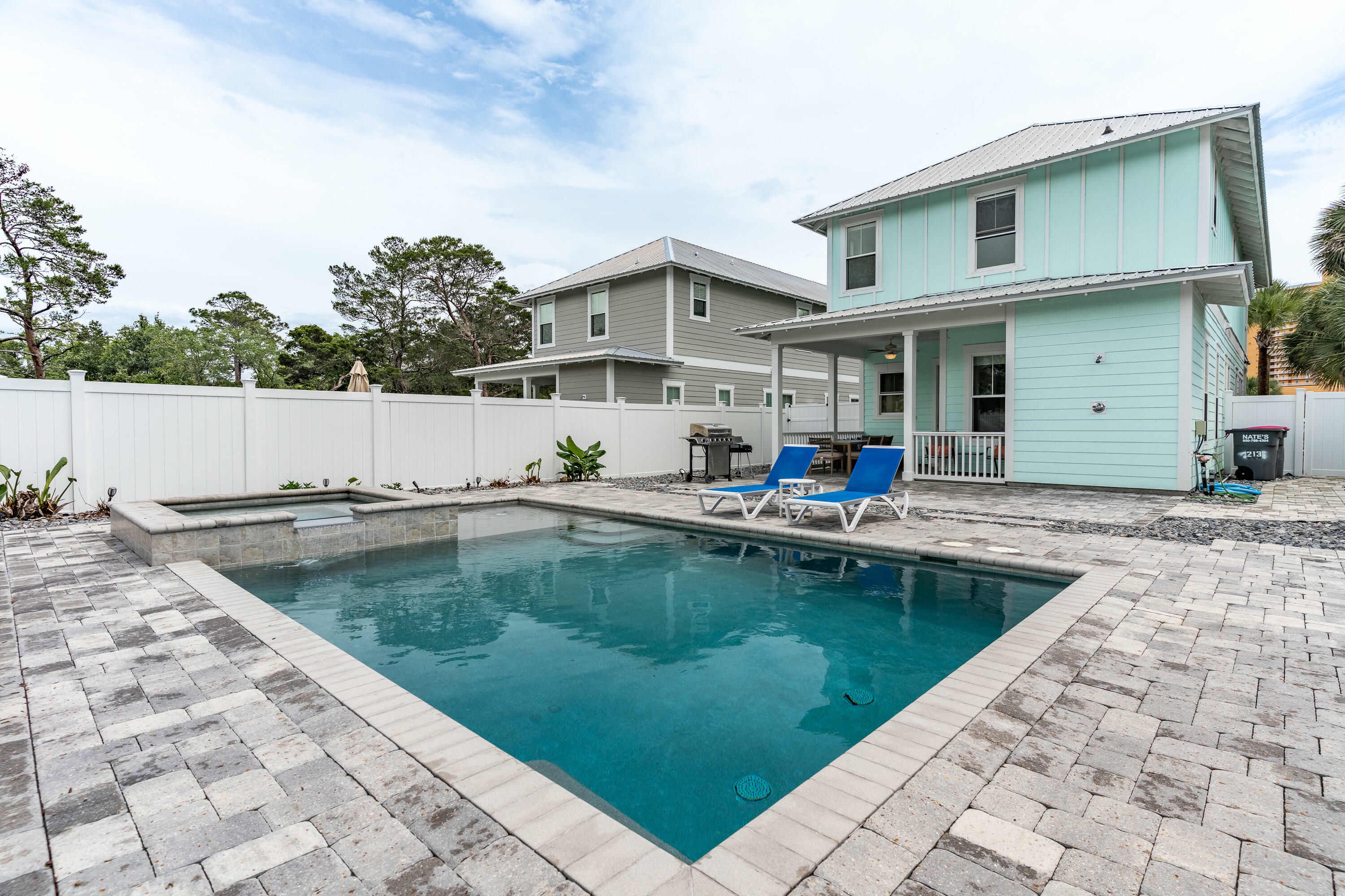 Property Photo: 213 Sands Street FL 32413