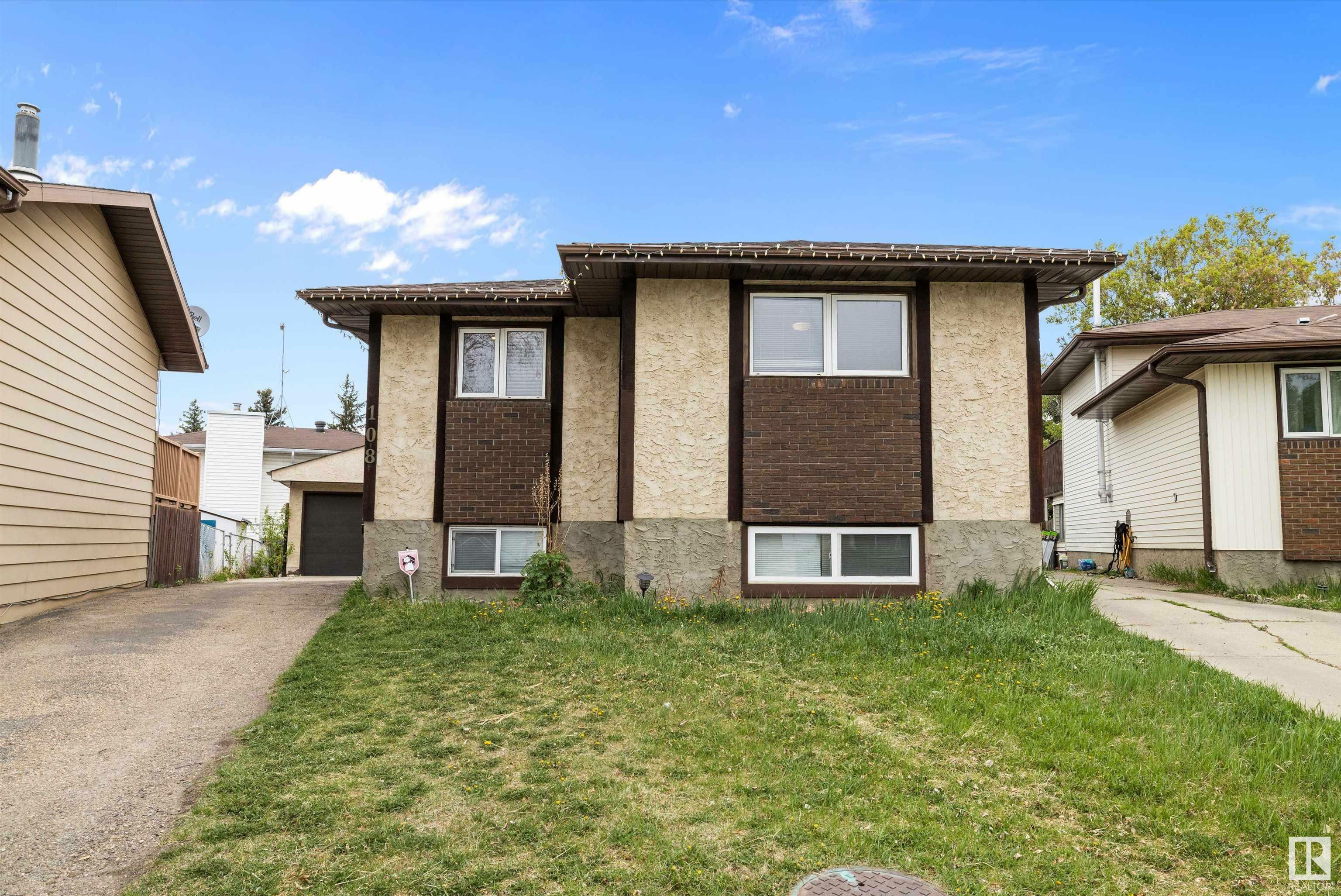 Property Photo: 108 Westridge Crescent AB T7X 1R6