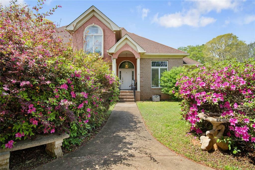 Property Photo: 104 Bob White Run GA 30233