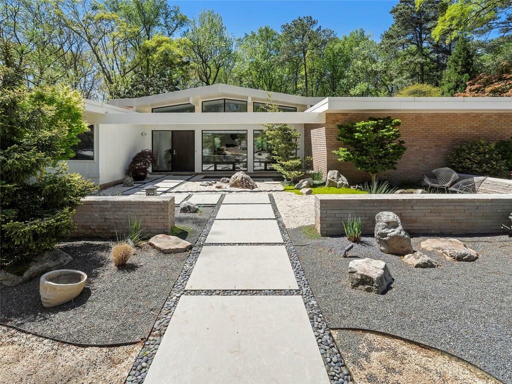 Property Photo: 2730 Ridgewood Road NW GA 30327