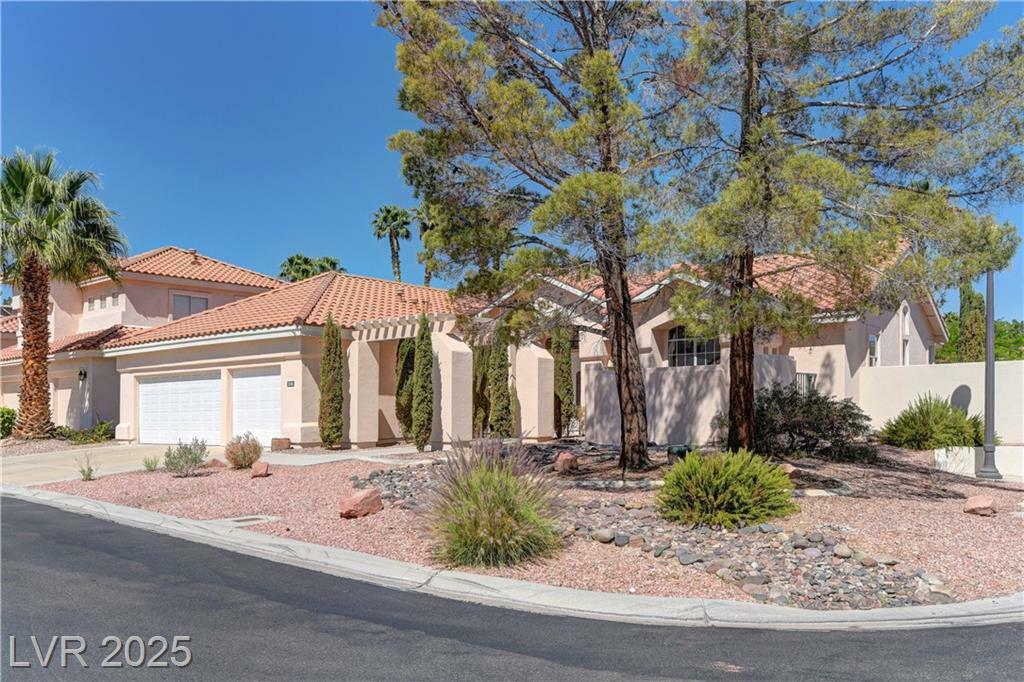 Property Photo: 8300 Slate Harbor Circle NV 89128