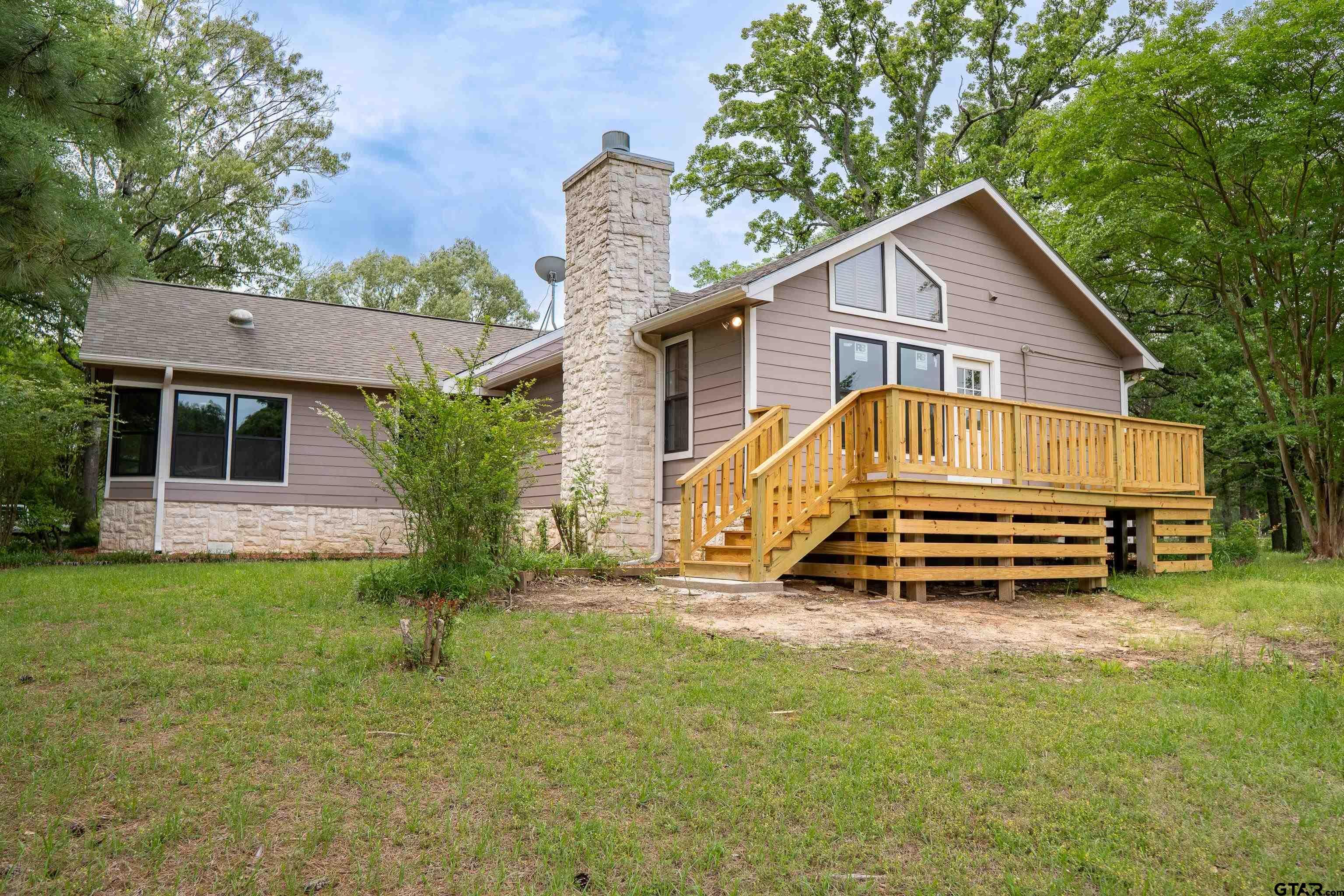 Property Photo: 1214 SE County Road 4385 TX 75480