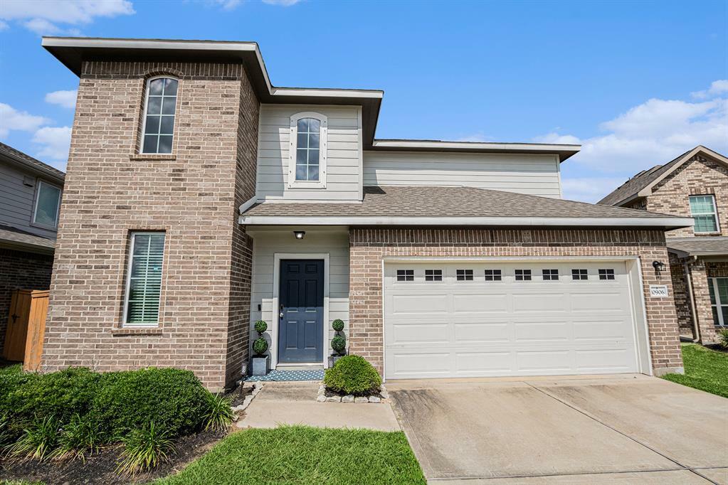 Property Photo: 10906 Granite Chief Drive TX 77583