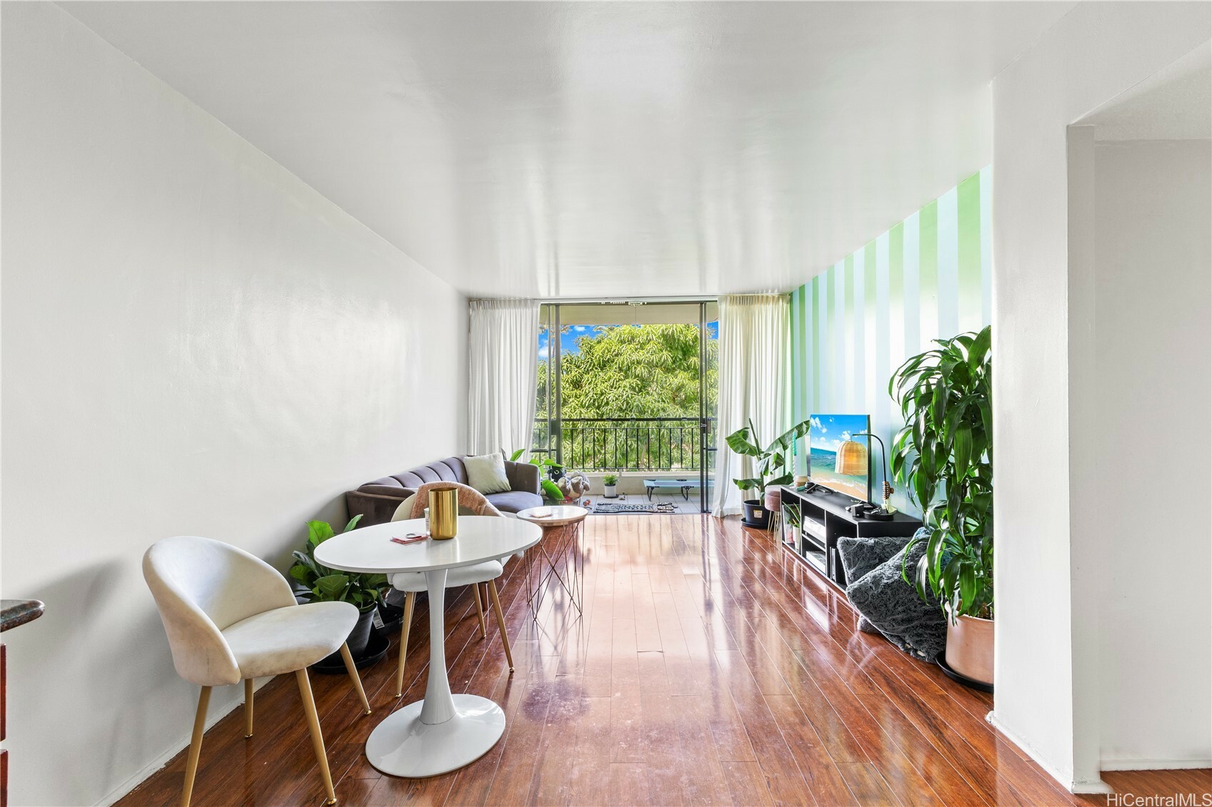 Property Photo: 440 Seaside Avenue 404 HI 96815