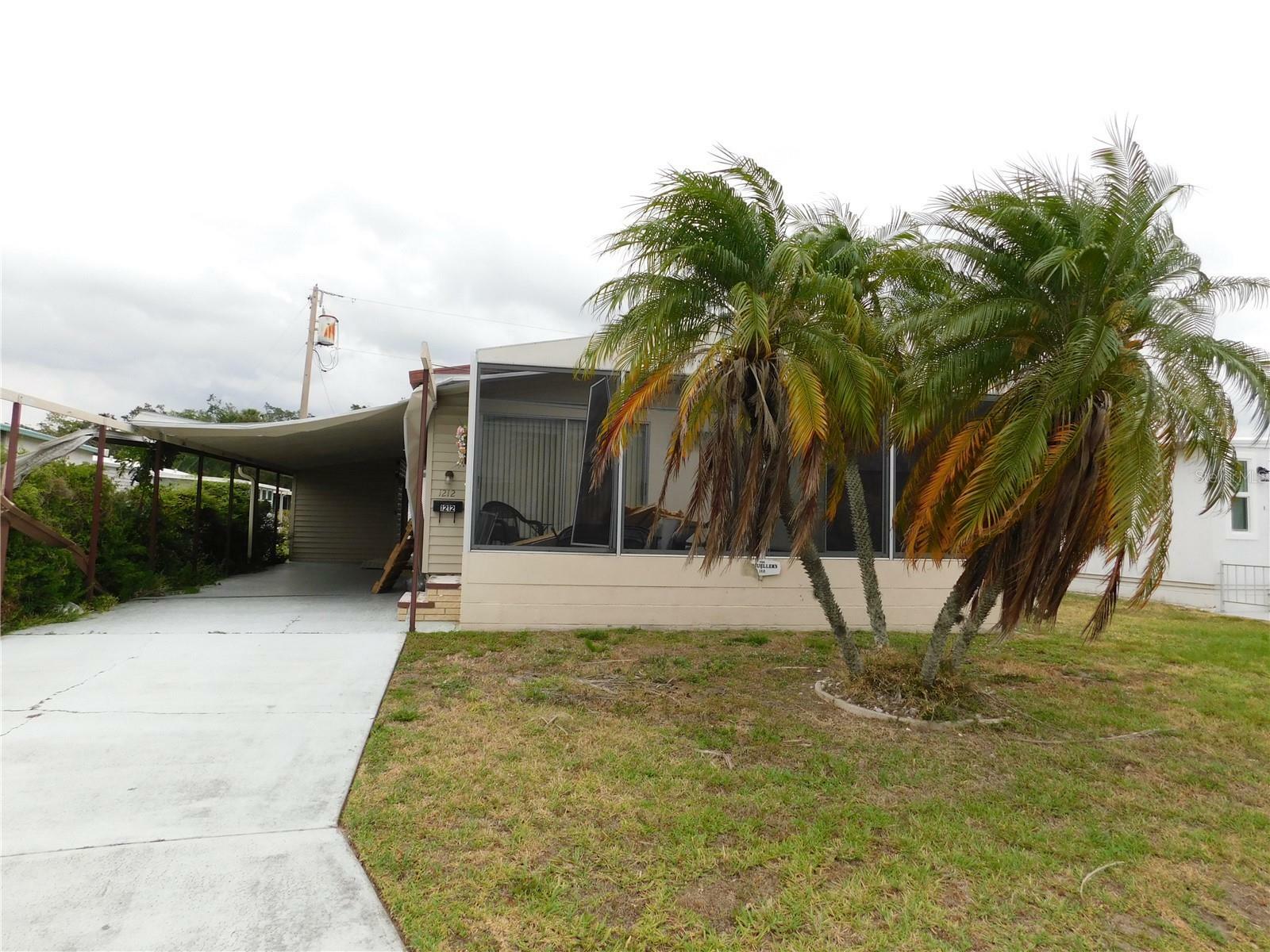 Property Photo: 1212 45th Avenue E FL 34222