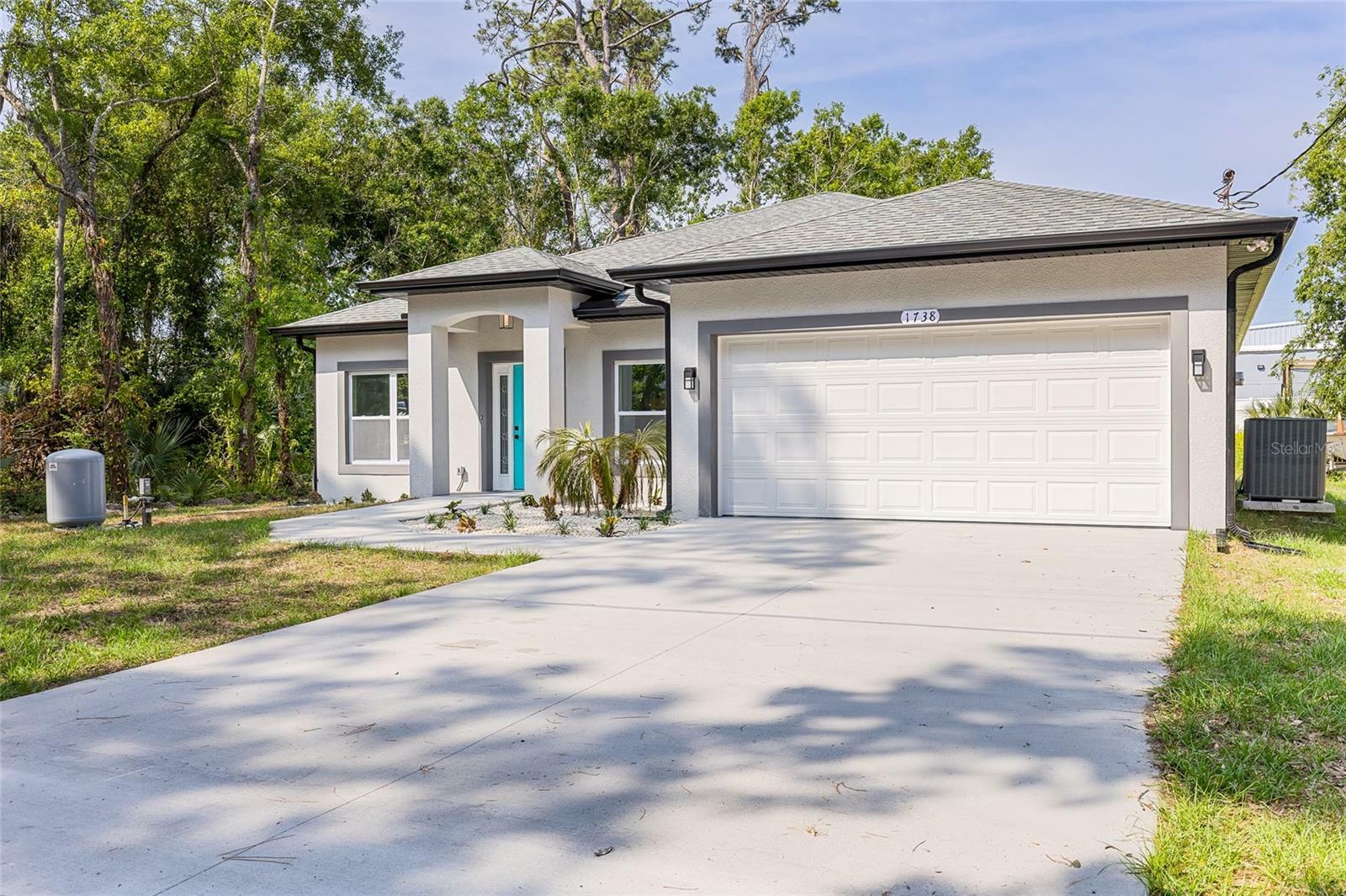 Property Photo: 1738 Palm Road FL 32174