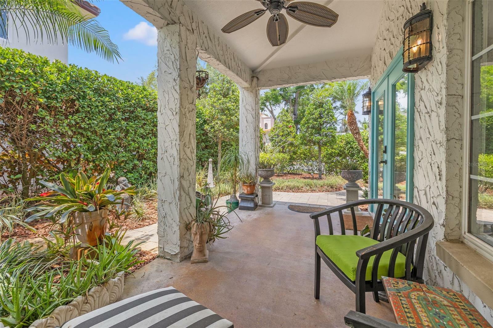 Property Photo: 356 22nd Avenue NE FL 33704