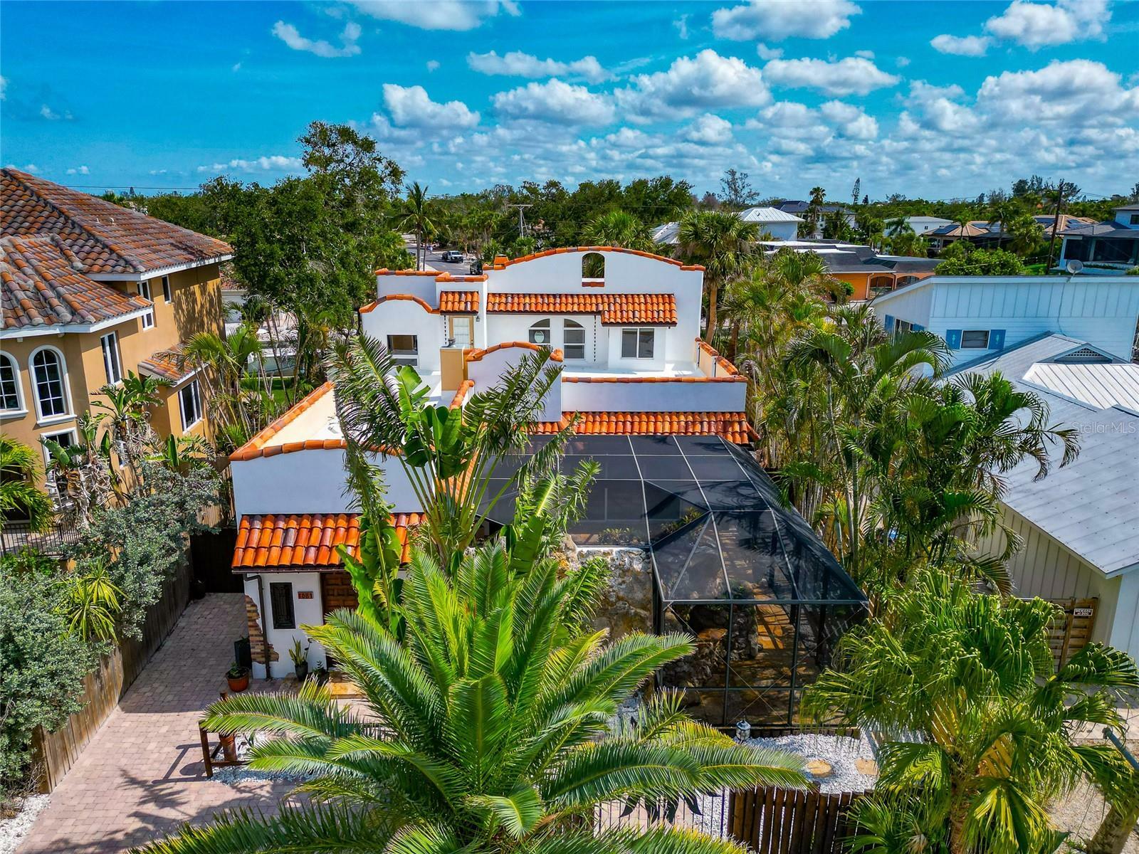 681 Avenida De Mayo  Sarasota FL 34242 photo