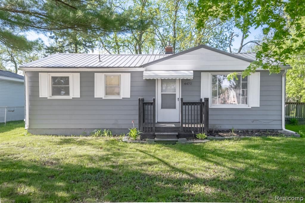 Property Photo: 4472 Marlborough Drive MI 48506 1022