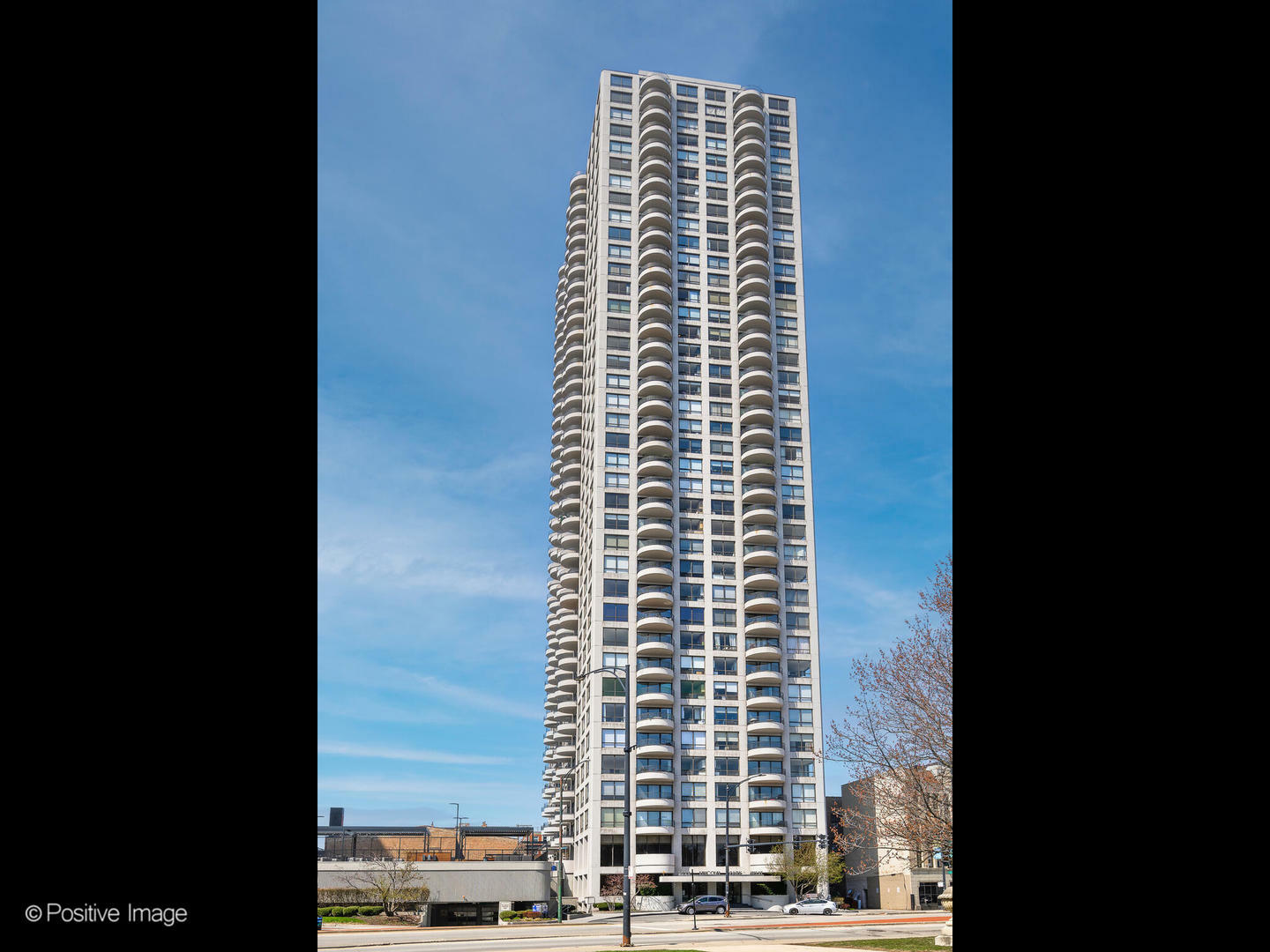 Property Photo: 2020 N Lincoln Park West 4F IL 60614