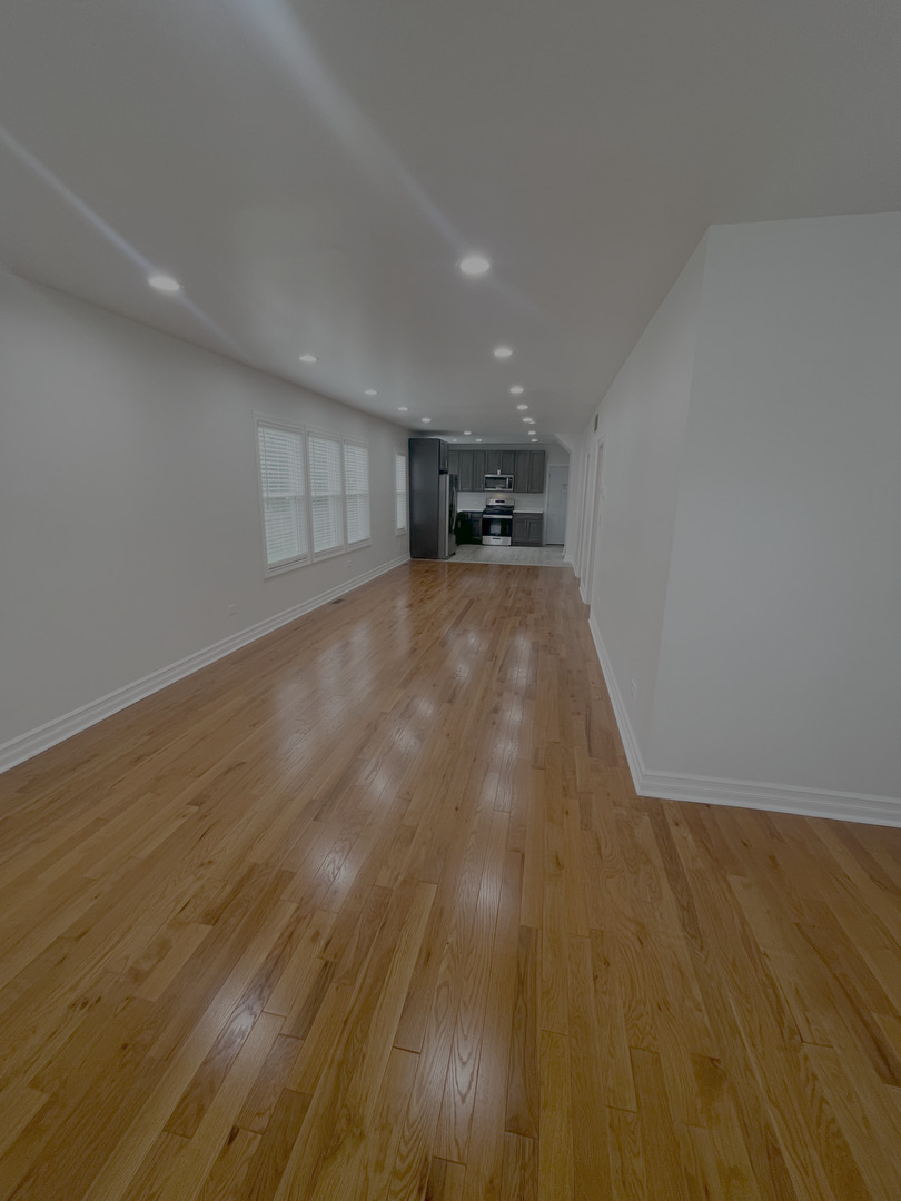 Property Photo: 7120 S Honore Street IL 60636