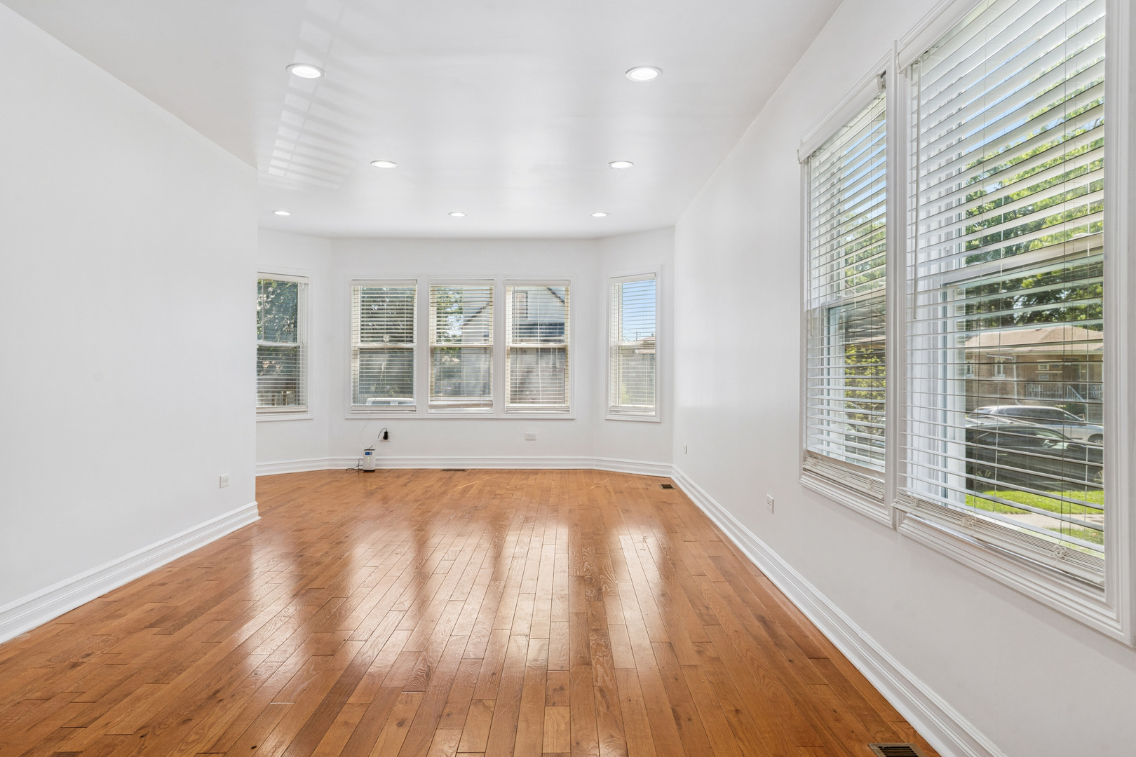 Property Photo:  7120 S Honore Street  IL 60636 