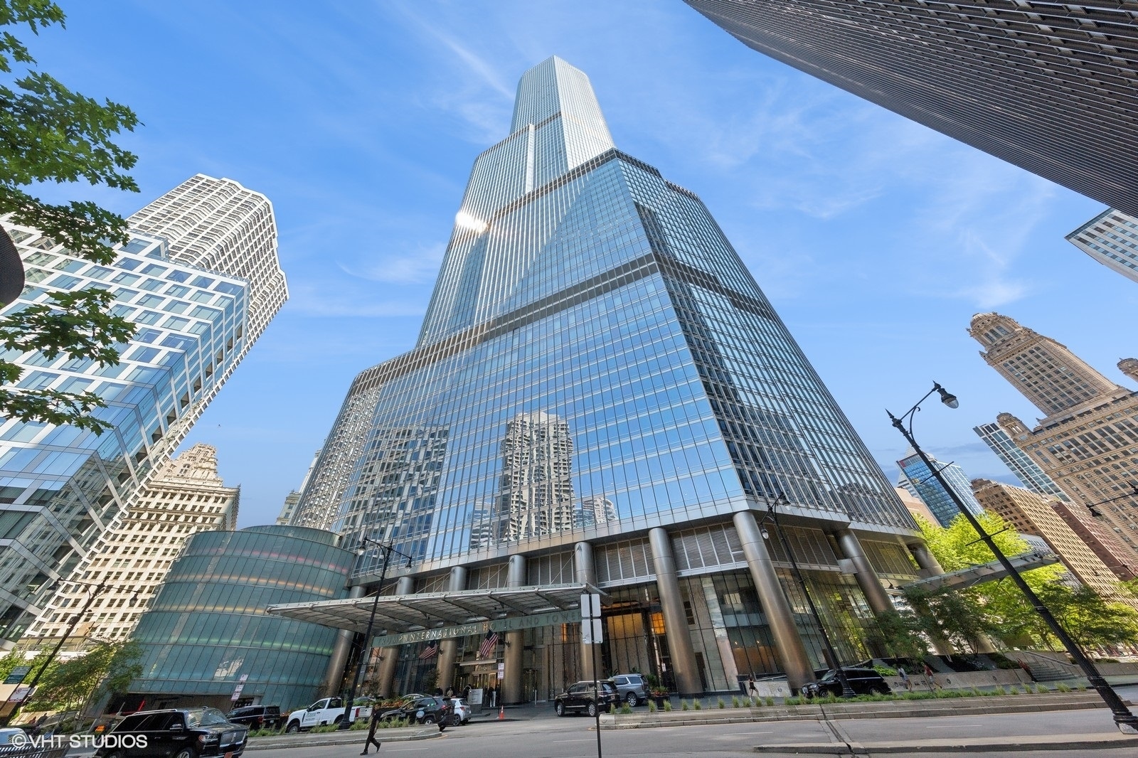 401 N Wabash Avenue 81F  Chicago IL 60611 photo