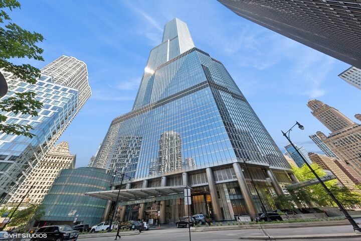 401 N Wabash Avenue 81F  Chicago IL 60611 photo
