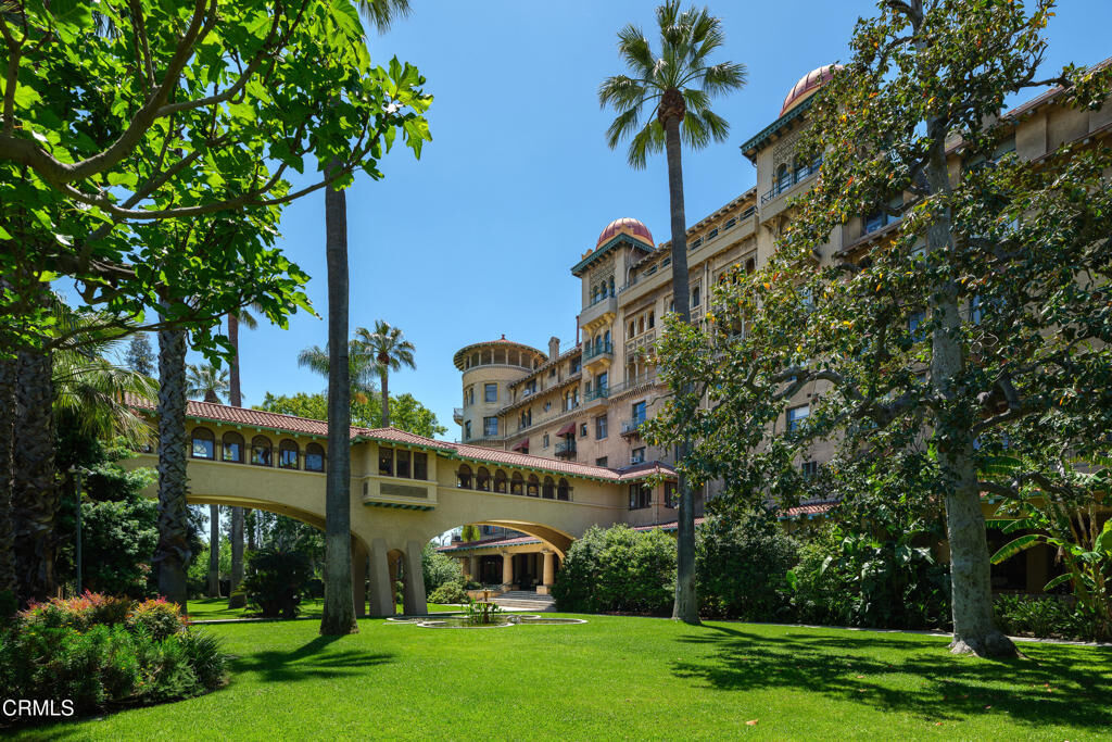 Property Photo:  99 S Raymond Avenue 409  CA 91105 