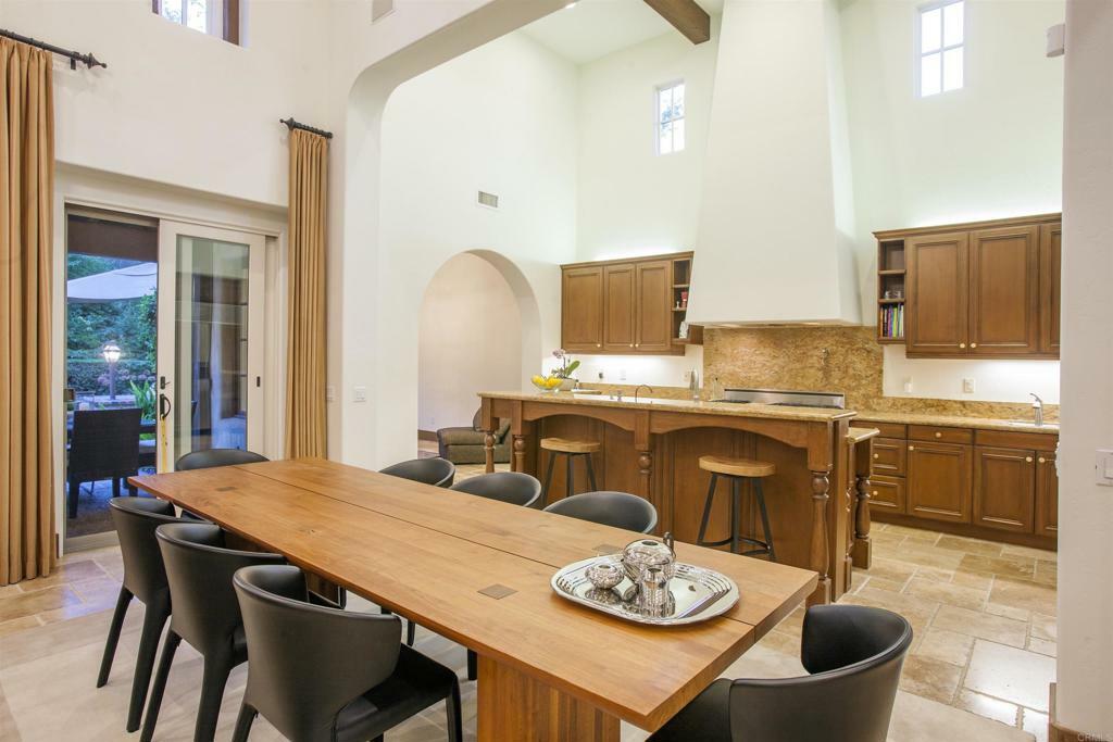 Property Photo: 7031 Calle Portone CA 92091