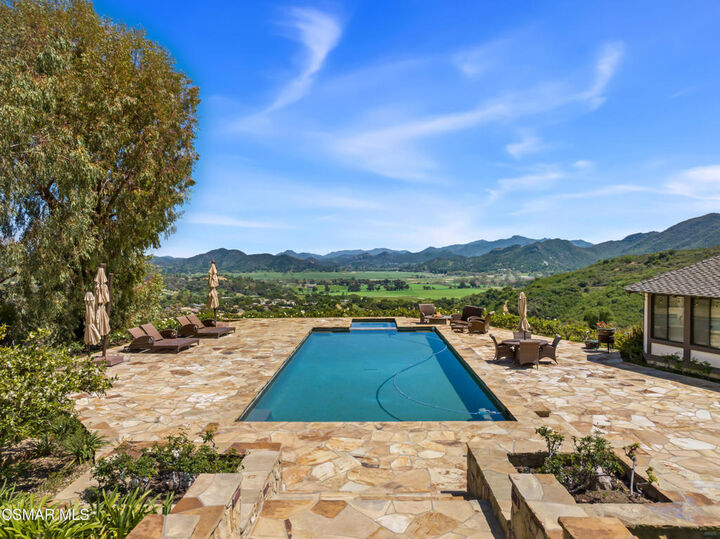 Property Photo:  2400 W Potrero Road  CA 91361 